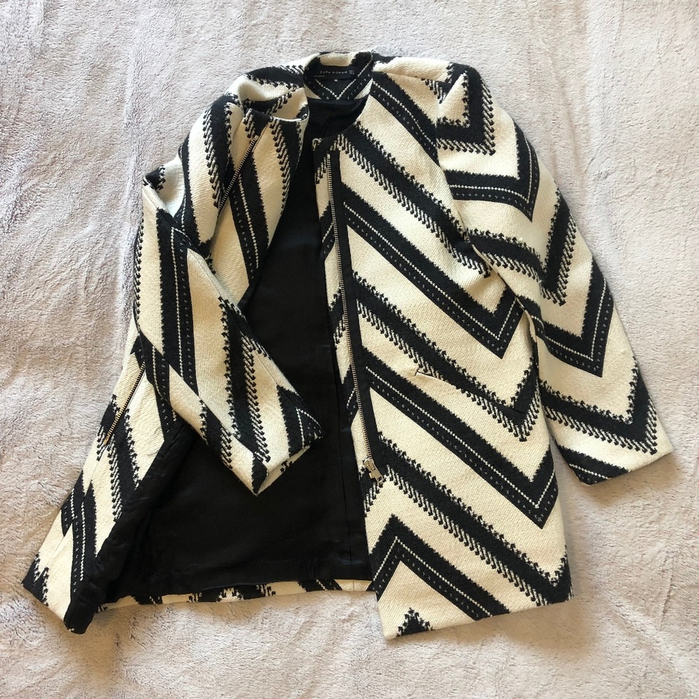 Zippered coat with pockets - NEW